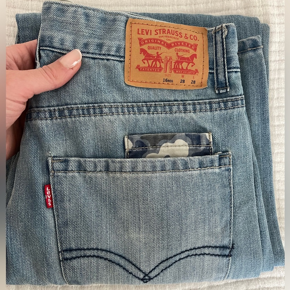 Boy/Girl Levi 569 Loose Straight Jeans